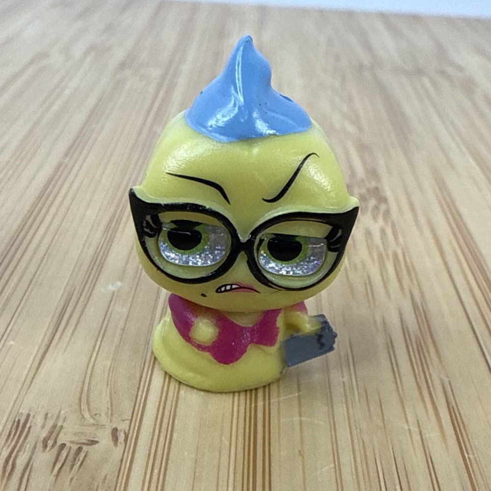 Disney Doorables Series 1 Monsters Inc Roz And George Sanderson - Picture 2 of 11